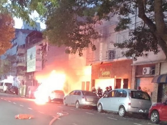 Incendio de autos en Almagro