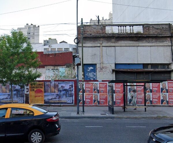 Una plaza en Corrientes y Gallo