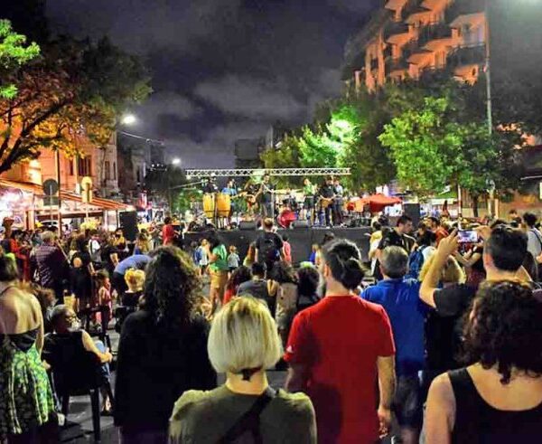 Ocupar la calle con alegría