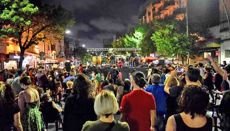 Ocupar la calle con alegría